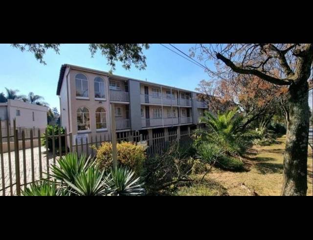 3 BEDROOM TOWNHOUSE FOR SALE IN SOUTH CREST